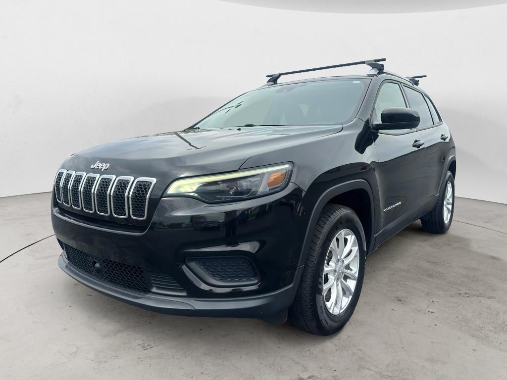 2021 Jeep Cherokee Latitude 4x4 in Diamond Black Crystal Pearlcoat — front three-quarter view