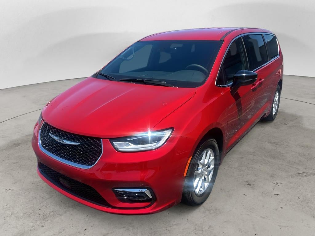 2026 Chrysler Pacifica Select in Red Hot Pearlcoat — front three-quarter view