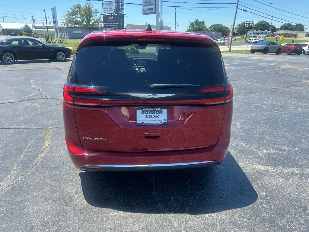 2026 Chrysler Pacifica — detail view