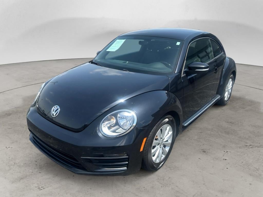 2019 Volkswagen Beetle 2.0T Final Edition SE in Deep Black Pearl — front three-quarter view